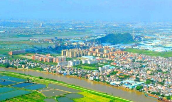 廣東中山市北端一個(gè)鎮(zhèn),和佛山、廣州交界,是全國(guó)千強(qiáng)鎮(zhèn)